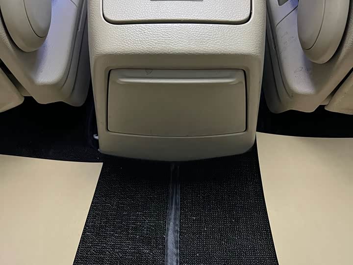 Фото 16 - Buick GL8 ES