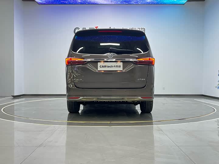 Фото 19 - Buick GL8 ES