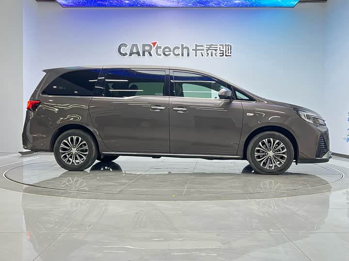 Фото 20 - Buick GL8 ES