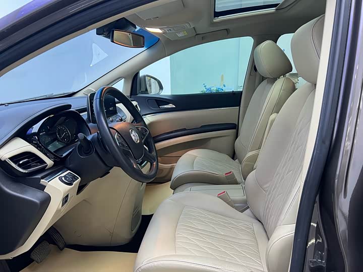 Фото 3 - Buick GL8 ES