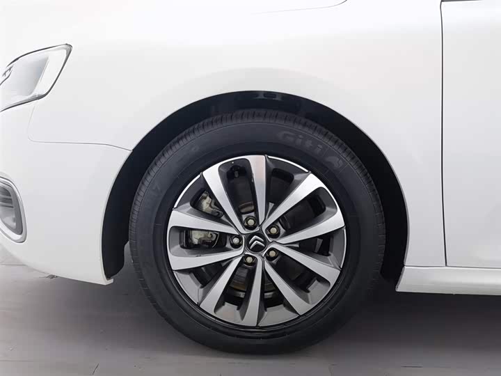 Фото 17 - Citroen C6