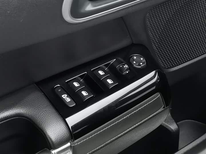 Фото 9 - Citroen C6