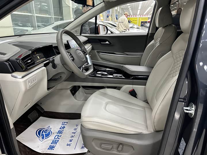 Фото 3 - Hyundai Custo