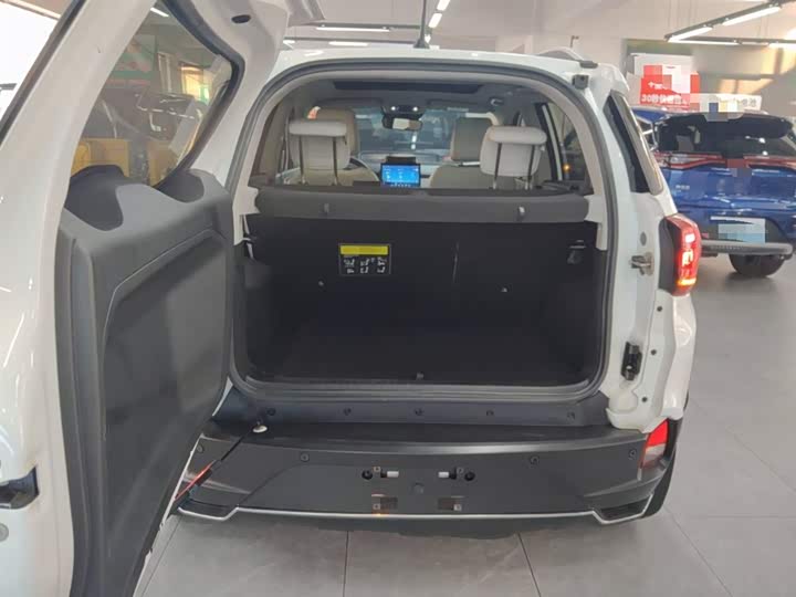 Фото 19 - BYD Yuan Pro