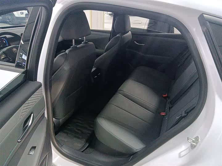 Фото 17 - BYD Qin Plus