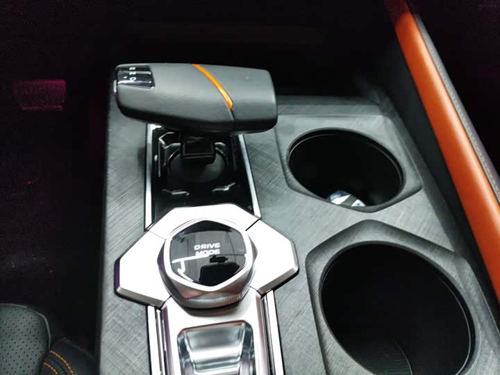 Фото 14 - Changan UNI-V