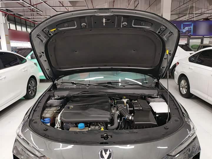 Фото 20 - Changan UNI-V