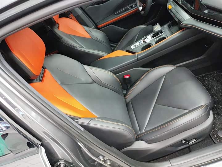 Фото 25 - Changan UNI-V