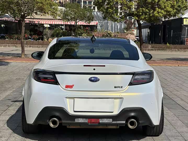 Фото 8 - Subaru BRZ