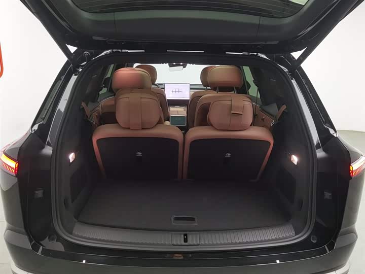 Фото 16 - Nio Onvo L90