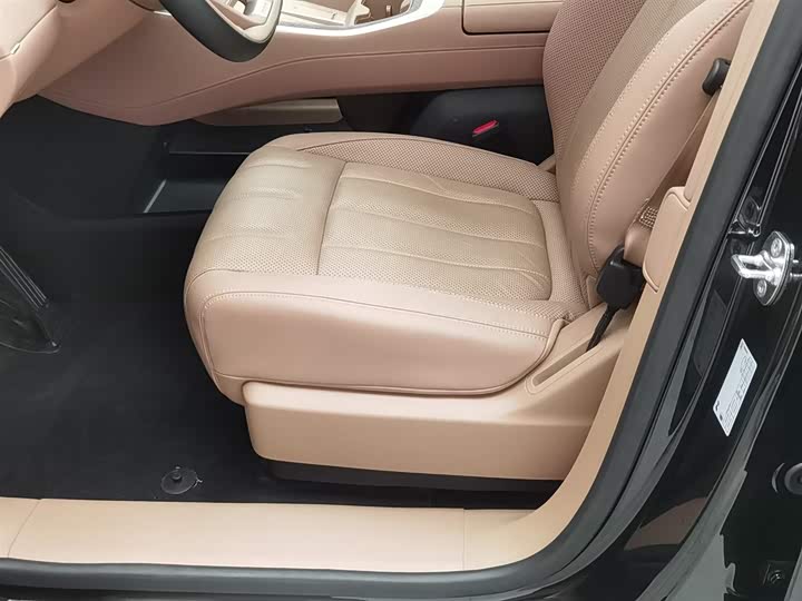 Фото 20 - Nio Onvo L90