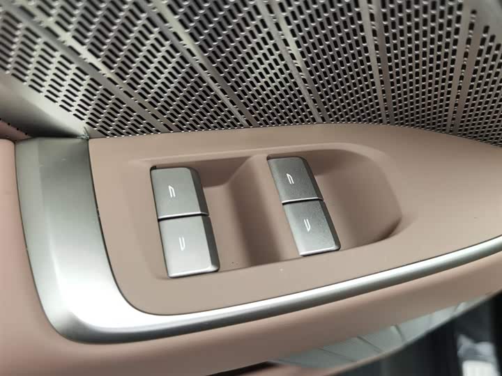 Фото 9 - Nio Onvo L90