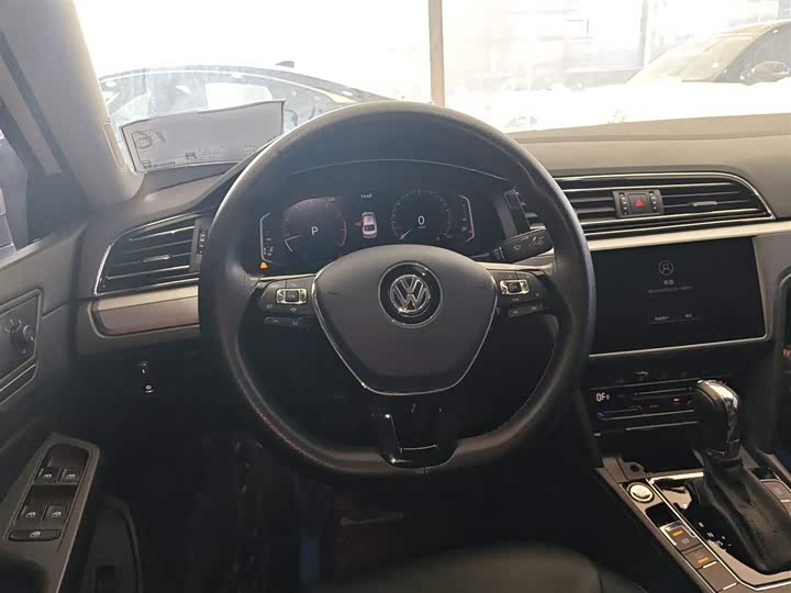 Фото 11 - Volkswagen Lamando L