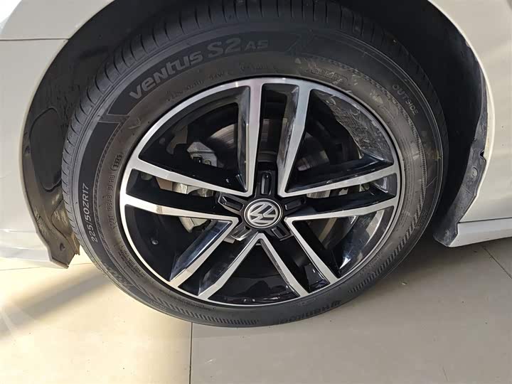 Фото 23 - Volkswagen Lamando L