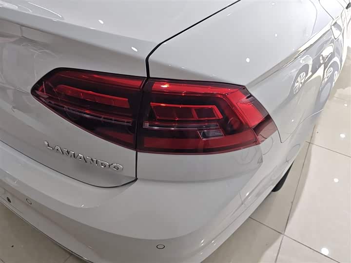 Фото 8 - Volkswagen Lamando L