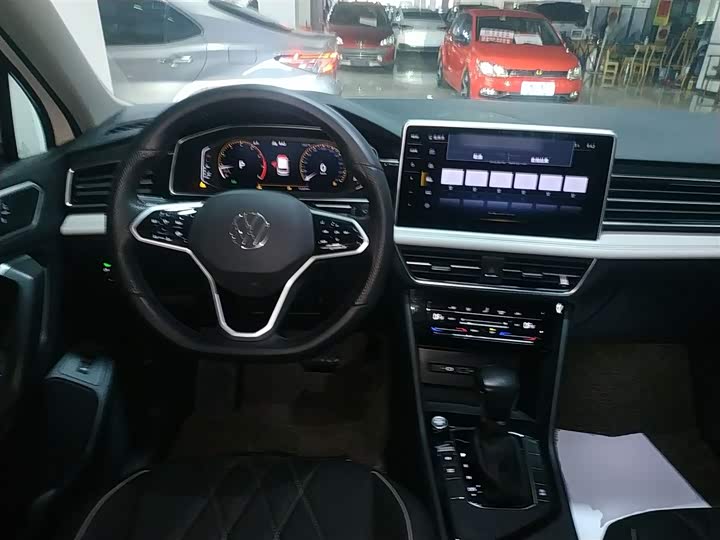 Фото 11 - Volkswagen Tiguan L Pro