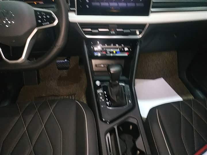 Фото 14 - Volkswagen Tiguan L Pro