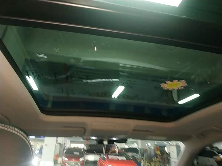 Фото 18 - Volkswagen Tiguan L Pro