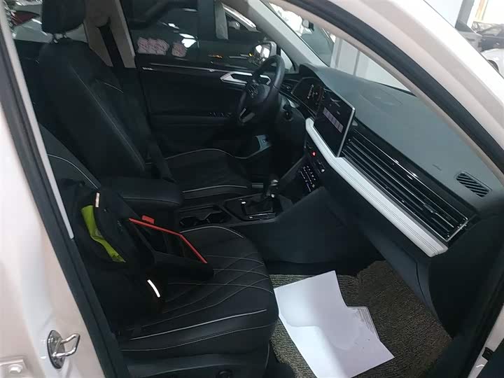 Фото 25 - Volkswagen Tiguan L Pro