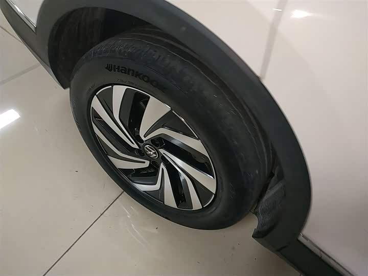 Фото 26 - Volkswagen Tiguan L Pro