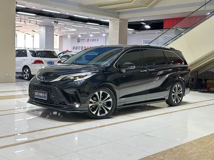 Фото 1 - Toyota Granvia