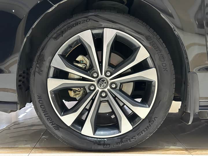 Фото 10 - Toyota Granvia