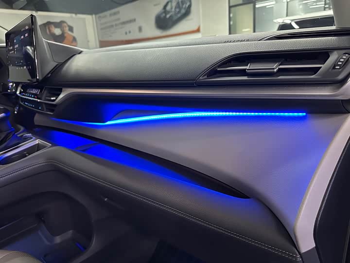 Фото 16 - Toyota Granvia