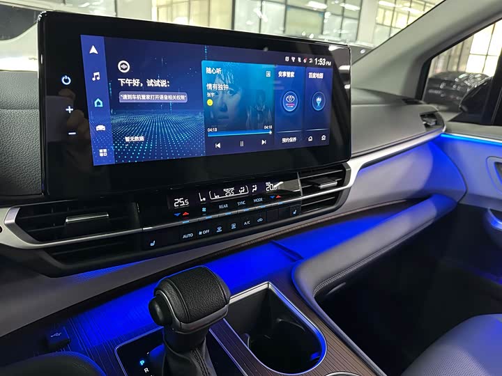 Фото 21 - Toyota Granvia