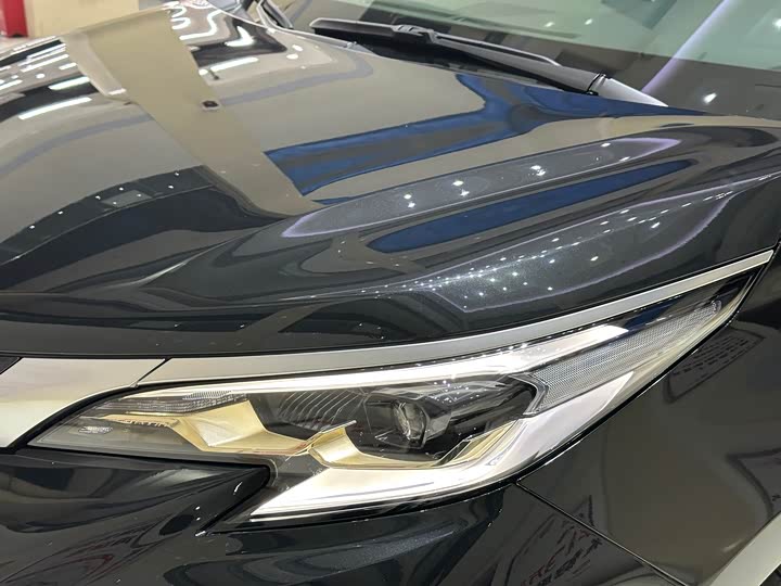 Фото 9 - Toyota Granvia