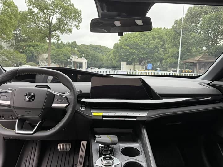 Фото 11 - Changan UNI-V