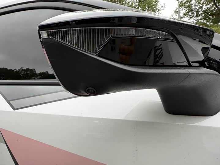 Фото 15 - Changan UNI-V