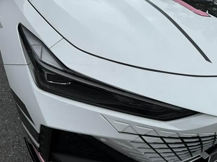 Фото 16 - Changan UNI-V