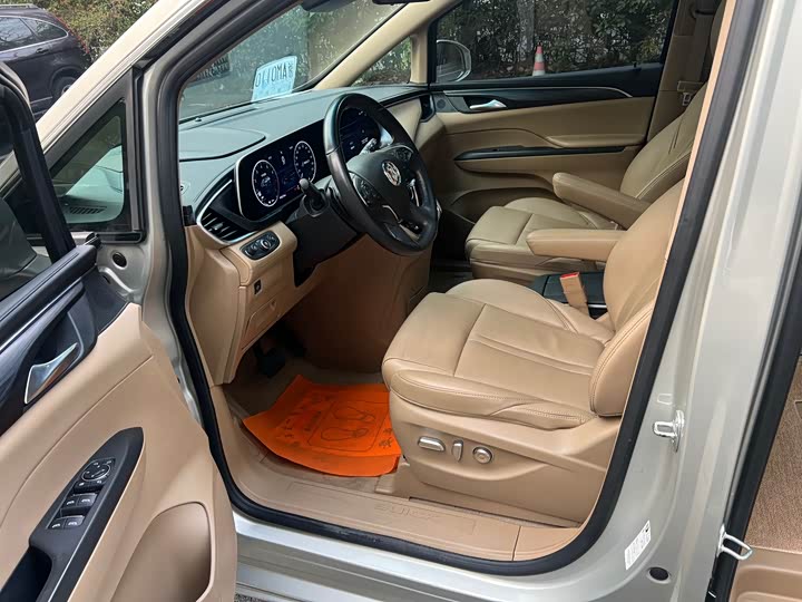 Фото 5 - Buick GL8 ES