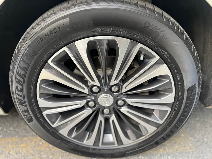 Фото 8 - Buick GL8 ES