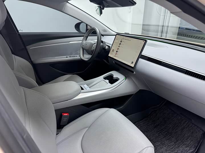 Фото 9 - XPeng Mona M03