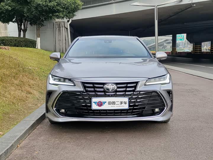 Фото 2 - Toyota Avalon