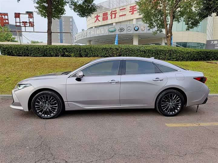 Фото 3 - Toyota Avalon