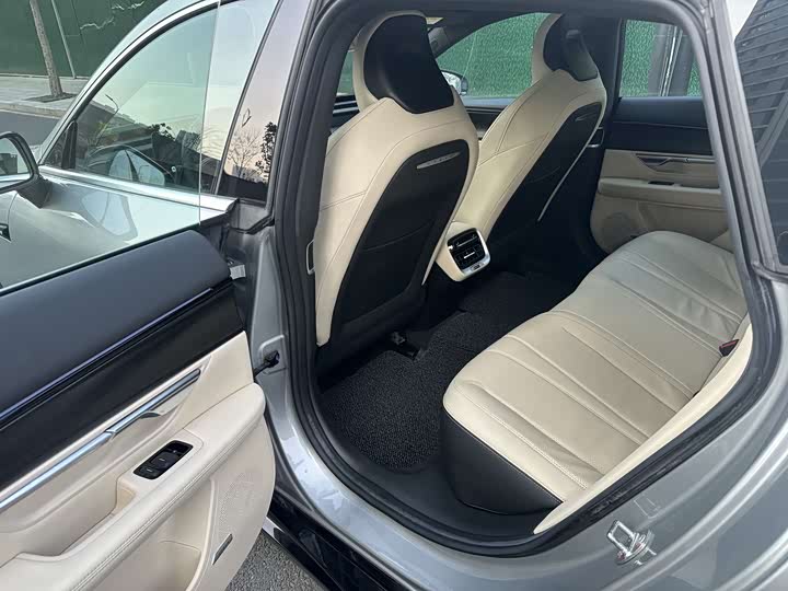 Фото 17 - XPeng P7