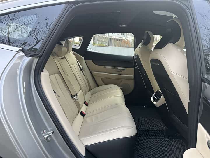 Фото 19 - XPeng P7