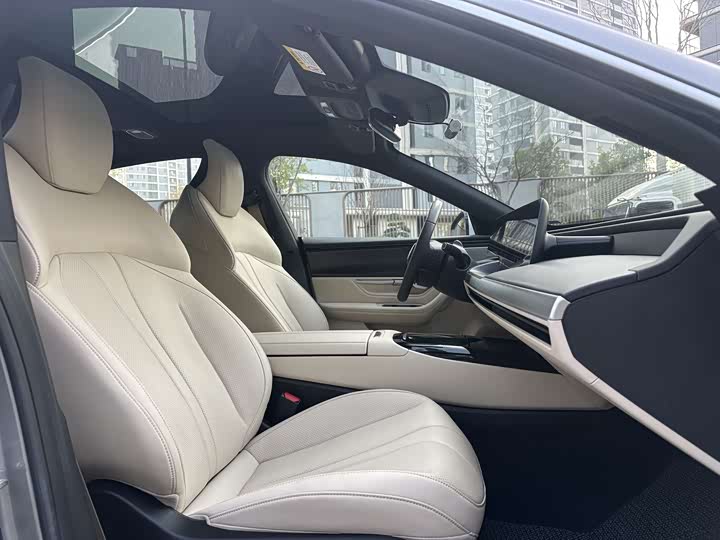 Фото 20 - XPeng P7