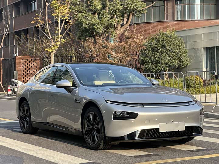 Фото 3 - XPeng P7