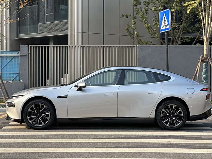 Фото 4 - XPeng P7