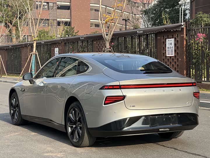 Фото 5 - XPeng P7
