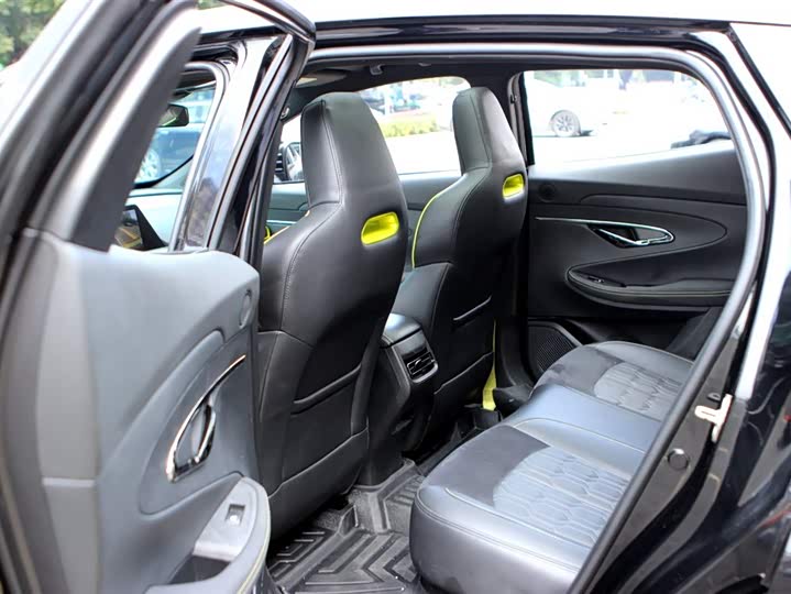 Фото 12 - Changan UNI-T