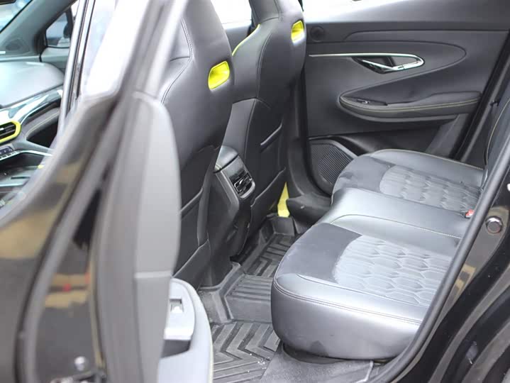 Фото 16 - Changan UNI-T