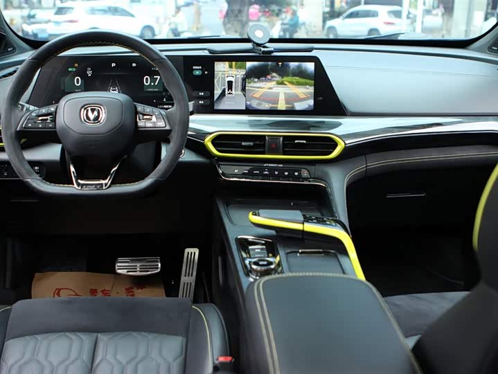 Фото 17 - Changan UNI-T