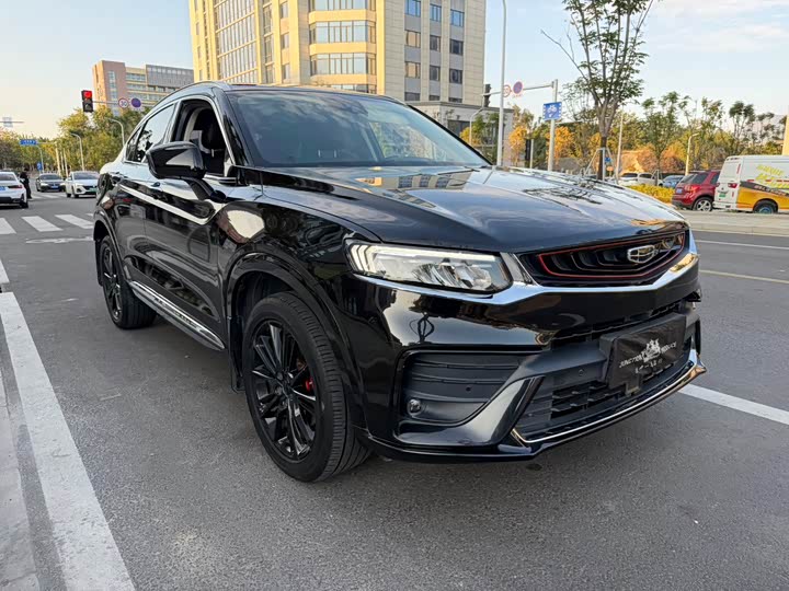 Фото 3 - Geely Tugella