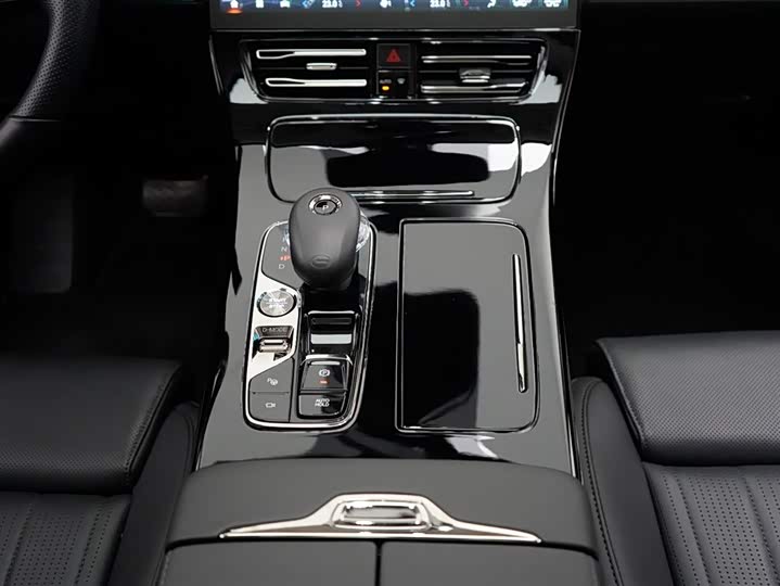 Фото 17 - GAC Trumpchi E9