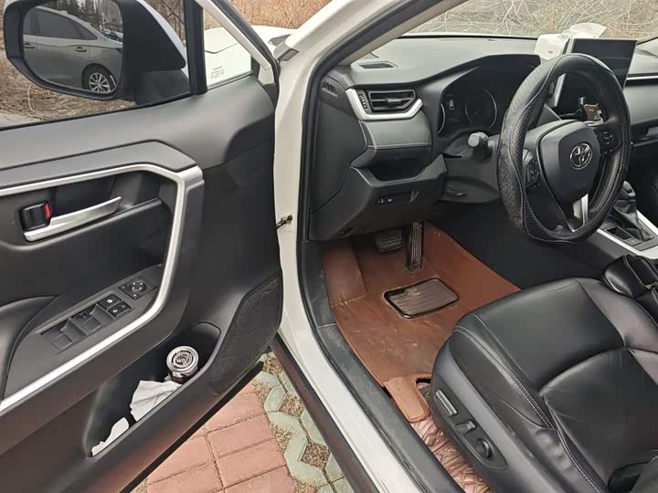 Фото 14 - Toyota Wildlander