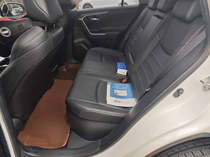 Фото 15 - Toyota Wildlander